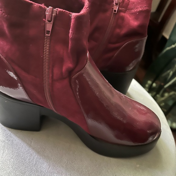Patient burgundy ankles boot NWO tag. - Picture 7 of 8